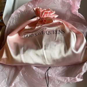 God Save Queens ‘Cara’ Set